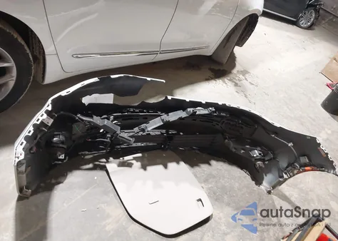 2018 Chrysler Pacifica Limited z USA, uszkodzony, nr VIN 2C4RC1GG6JR232746